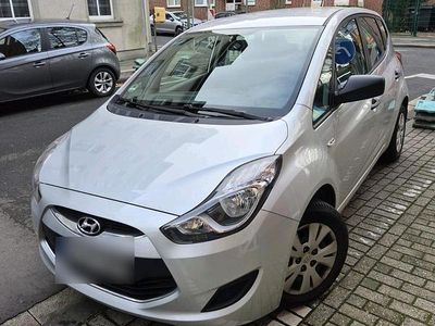 Silber Gebraucht 2014 Hyundai ix20 Kleinwagen | 9.440 € (Etwas zu teuer)