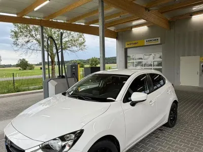 Gebraucht Mazda 2 Kizoku 90 PS (66 kW) 2019 Weiß Kleinwagen