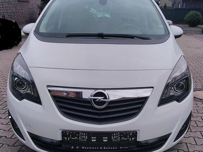 Gebraucht Opel Meriva 140 PS (102 kW) 2012 Weiß Van / Kleinbus