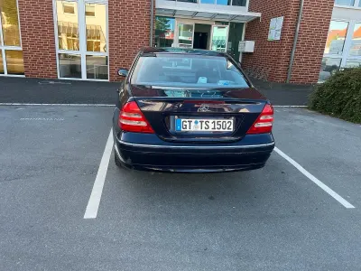 Gebraucht Mercedes C240 170 PS (125 kW) 2003 Violet Limousine