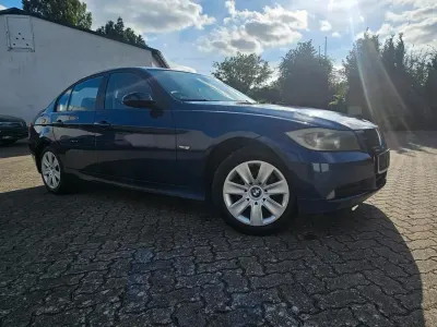 Gebraucht BMW 318 129 PS (94 kW) 2006 Blau Limousine