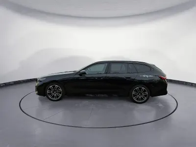 Gebraucht BMW 520 M Sport 197 PS (144 kW) 2025 Schwarz Kombi