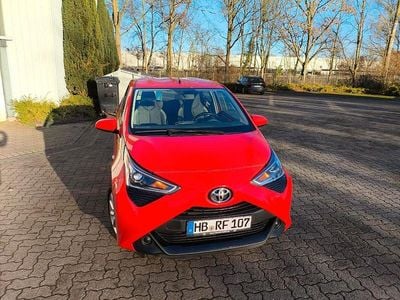 Rot Gebraucht 2020 Toyota Aygo X-play Kleinwagen | 8.500 € (Fairer Preis)