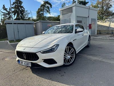 Weiß Gebraucht 2019 Maserati Ghibli Limousine | 22.500 €
