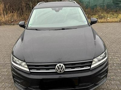 Schwarz Gebraucht 2018 VW Tiguan Sound SUV | 14.400 € (Fairer Preis)