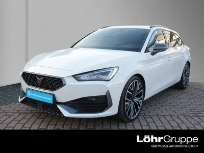 Używany Cupra Leon VZ1 300 KM (220 kW) 2024 Biały Sedan/Limuzyna