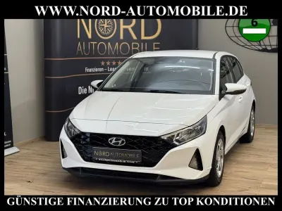 Gebraucht Hyundai i20 Intro Edition 101 PS (74 kW) 2021 Weiß Kleinwagen
