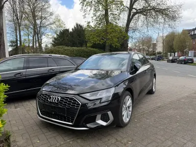 Second-hand Audi A3 Advanced 110 CP (80 kW) 2022 Negru Berlinǎ
