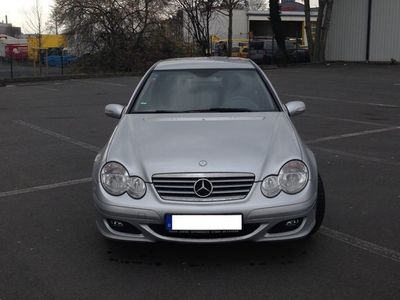 Gebraucht Mercedes C180 194 PS (142 kW) 2007 Silber Coupé