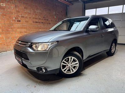 Gebraucht Mitsubishi Outlander Invite 150 PS (110 kW) 2015 Silber SUV