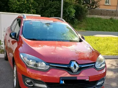 Gebraucht Renault Mégane GrandTour LIMITED 95 PS (69 kW) 2015 Rot Kombi