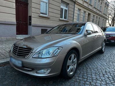 Second-hand Mercedes S450 340 CP (250 kW) 2006 Auriu Berlinǎ