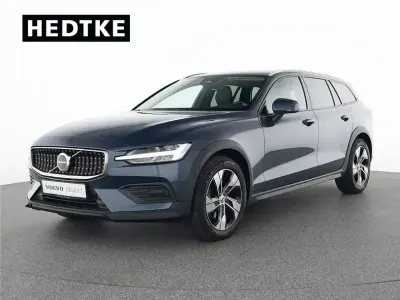 Używany Volvo V60 CC Plus 197 KM (144 kW) 2023 Niebieski Kombi