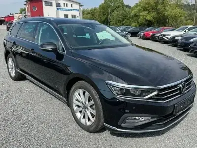 Gebraucht VW Passat Elegance 150 PS (110 kW) 2022 Schwarz Kombi