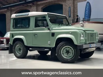 Gebraucht Land Rover Defender Heritage 122 PS (89 kW) 2015 Grün SUV