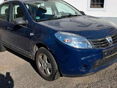 Second-hand Dacia Sandero 75 CP (55 kW) 2009 Albastru Hatchback