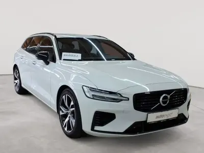 Gebraucht Volvo V60 R-Design 253 PS (186 kW) 2021 Ice white Kombi