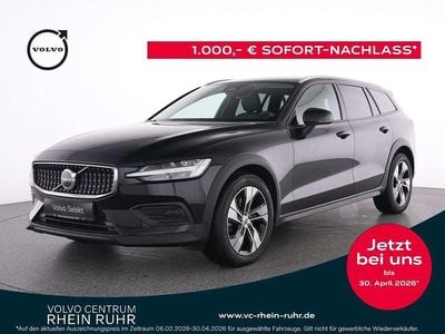 Gebraucht Volvo V60 CC Plus 197 PS (144 kW) 2023 Schwarz onyx black / metallic Kombi