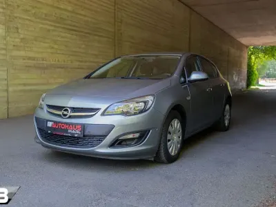 Gebraucht Opel Astra Selection 116 PS (85 kW) 2015 Silber Limousine