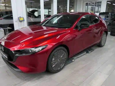 Neu Mazda 3 Homura-Line 140 PS (102 kW) 2026 Rot SUV