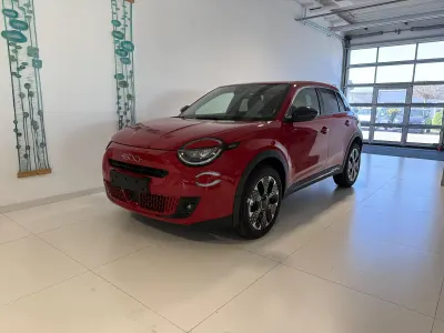 Neu Fiat 600 La Prima 110 PS (80 kW) 2026 111 passione rot SUV