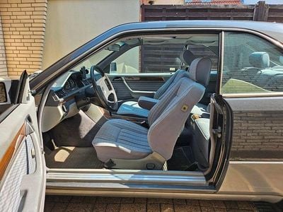 Gebraucht Mercedes 230 132 PS (97 kW) 1989 Grau Coupé