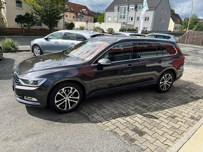Gebraucht VW Passat 150 PS (110 kW) 2018 Grau Kombi
