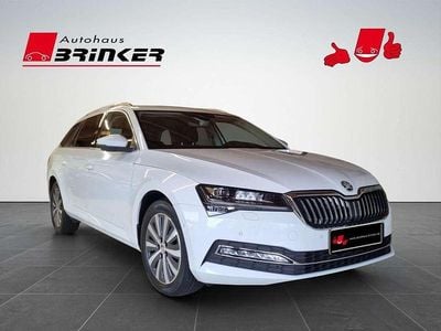 Moonweiss metallic Gebraucht 2022 Skoda Superb Style Kombi | 29.930 € (Fairer Preis)