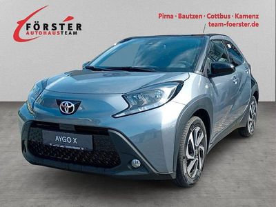 Neu Toyota Aygo X 72 PS (52 kW) 2025 Grau SUV