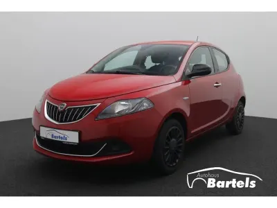 Usata Lancia Ypsilon 71 CV (52 kW) 2021 Rosso Utilitaria