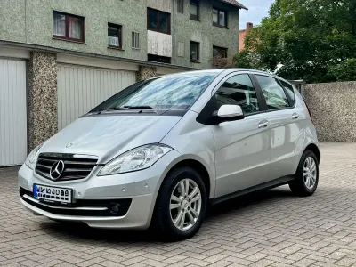 Gebraucht Mercedes A180 116 PS (85 kW) 2011 Silber Limousine