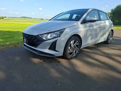 Gebraucht Hyundai i20 Comfort 77 PS (56 kW) 2025 Grau Kleinwagen