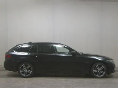 Gebraucht BMW 530e Sport Line 292 PS (214 kW) 2022 Schwarz Kombi