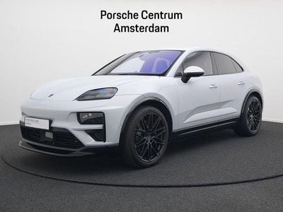 Grau Gebraucht 2024 Porsche Macan Turbo SUV | 114.950 € (Guter Preis)