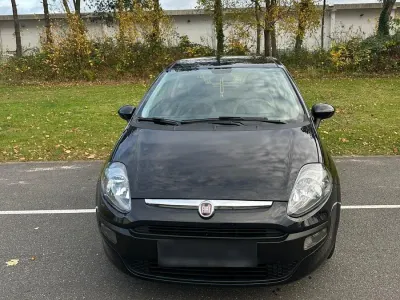 Gebraucht Fiat Punto Easy 69 PS (50 kW) 2013 Schwarz Kleinwagen