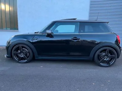 Usata Mini Cooper SE 135 kW (184 CV) 2022 Nero Utilitaria