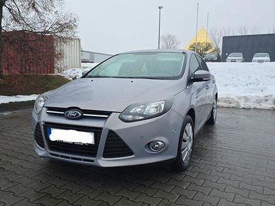 Gebraucht Ford Focus Ambiente 101 PS (74 kW) 2013 Grau Kombi