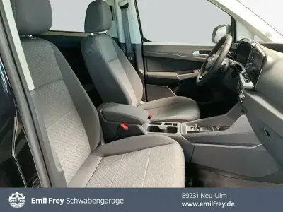 Neu Ford Grand Tourneo Connect Titanium 116 PS (85 kW) 2026 Schwarz Van / Kleinbus