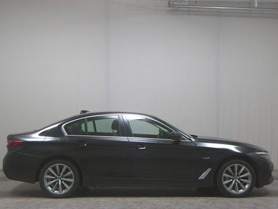 Gebraucht BMW 530e Sport Line 292 PS (214 kW) 2022 Schwarz Limousine