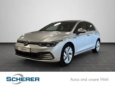 Gebraucht VW Golf VIII Style 131 PS (96 kW) 2022 Reflexsilber metallic (metallic) Limousine