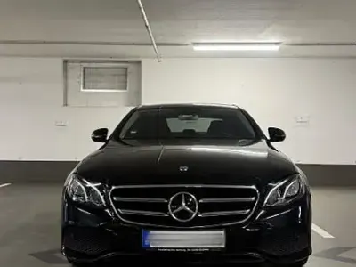 Usado Mercedes E220 194 CV (142 kW) 2020 Negro Berlina