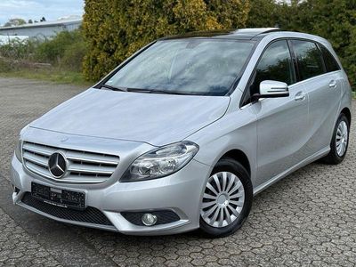 Usata Mercedes B180 122 CV (89 kW) 2012 Argento Monovolume