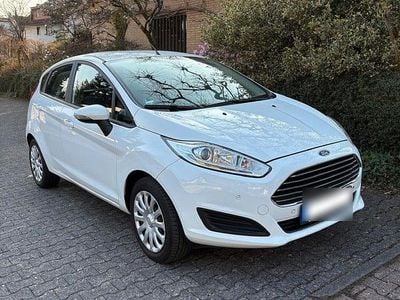 Usata Ford Fiesta Trend 80 CV (58 kW) 2015 Bianco Station wagon