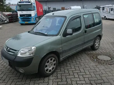 Gebraucht Peugeot Partner 90 PS (66 kW) 2004 Grün Van / Kleinbus