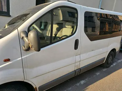 Używany Opel Vivaro 110 KM (80 kW) 2003 Biały Minivan
