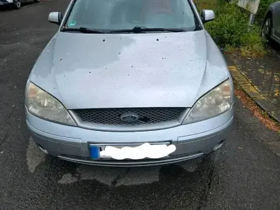 Używany Ford Mondeo Trend 110 KM (80 kW) 2001 Srebrny Kombi
