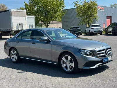Gebraucht Mercedes E200 Business 184 PS (135 kW) 2017 Selenitgrau Limousine