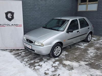 Gebraucht Ford Fiesta Style 60 PS (44 kW) 1998 Silber Kleinwagen