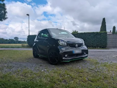 Gebraucht Smart ForTwo Electric Drive Brabus 60 kW (82 PS) 2018 Schwarz Cabrio
