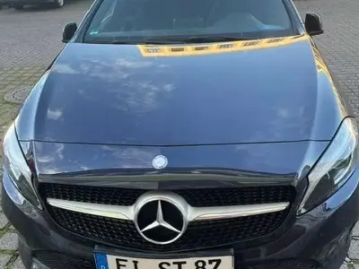 Gebraucht Mercedes A200 136 PS (100 kW) 2016 Blau Kleinwagen